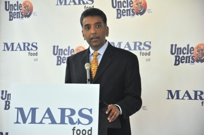 Mars Food NA president Apu Mody announces Greenville facility renovation plan. Photo by Mississippi Development Authority.