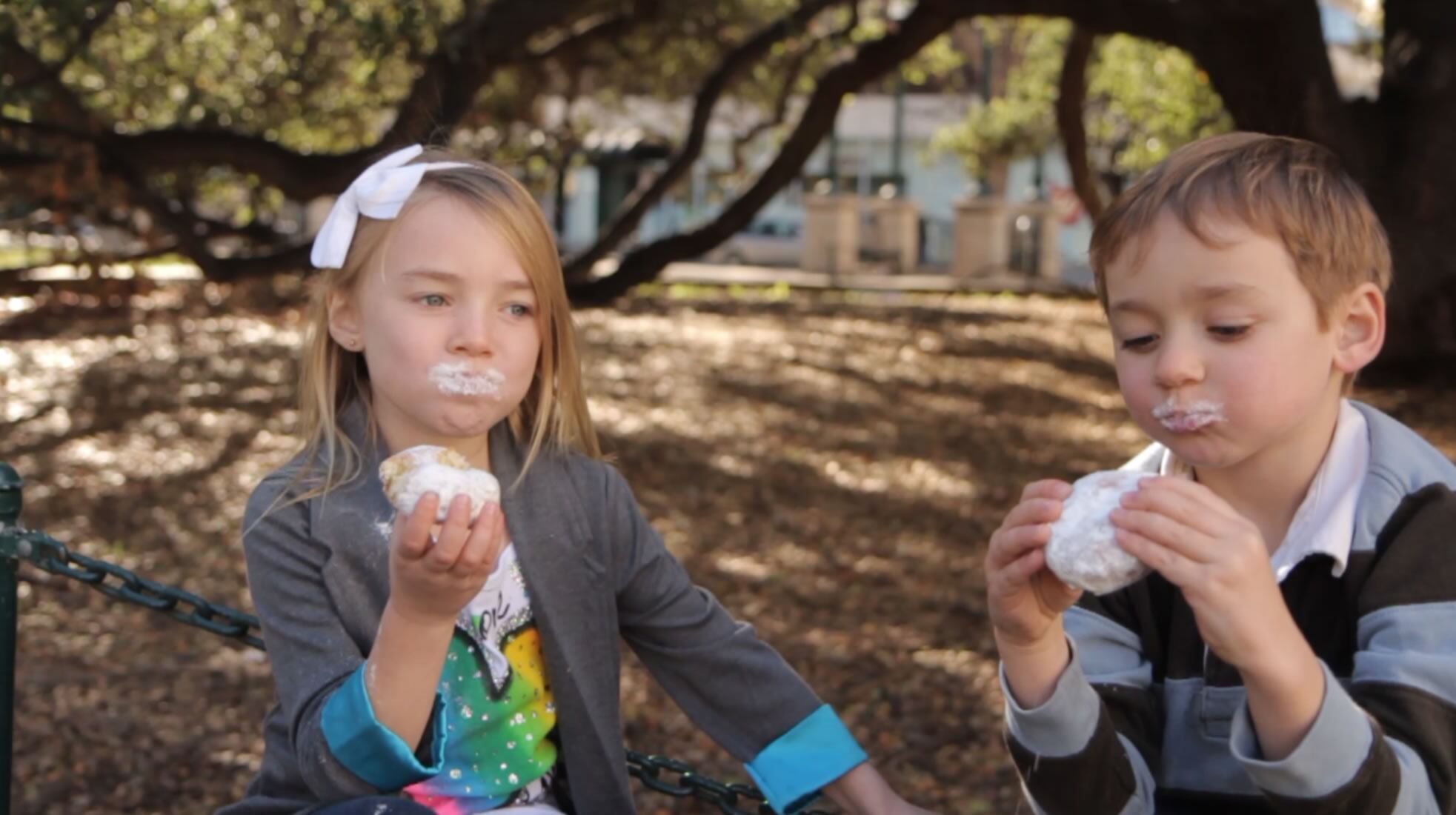 Two-kids-eat-donuts-02.jpg