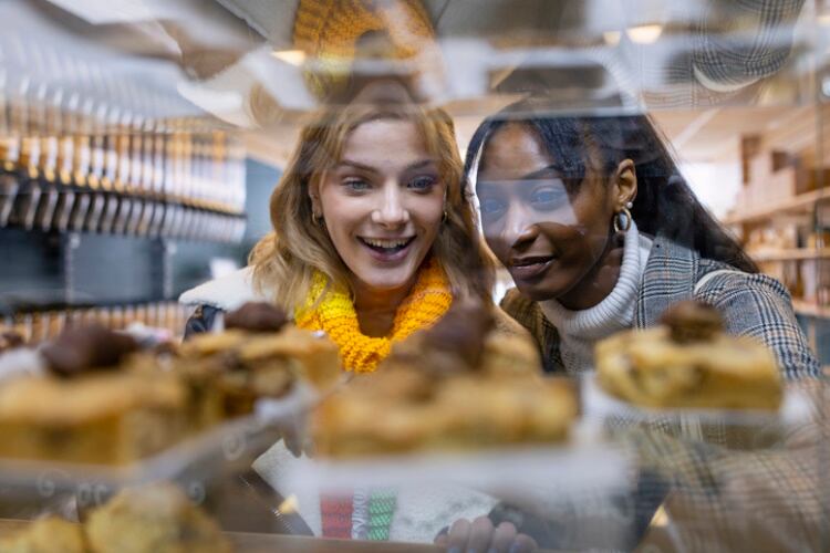 Unlocking the multisensory engagement of snacking