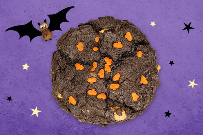 InsomniaCookies_PBChocoLantern.jpg