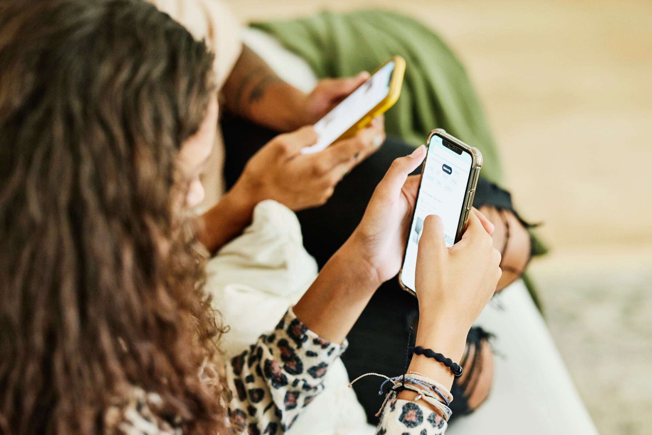 "This collaboration is a big step in how Estée can develop not just the transaction element of e-commerce, but the entire online brand shopping experience," Will Glynn-Jones, co-founder of Send Me a Sample told CosmeticsDesign.