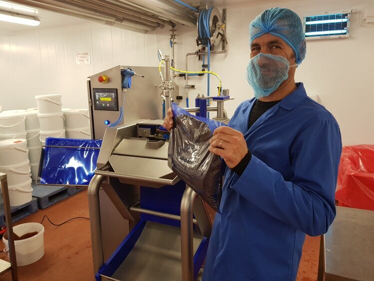 Holmach unveils patented pouch that cuts plastic use and keeps food safe