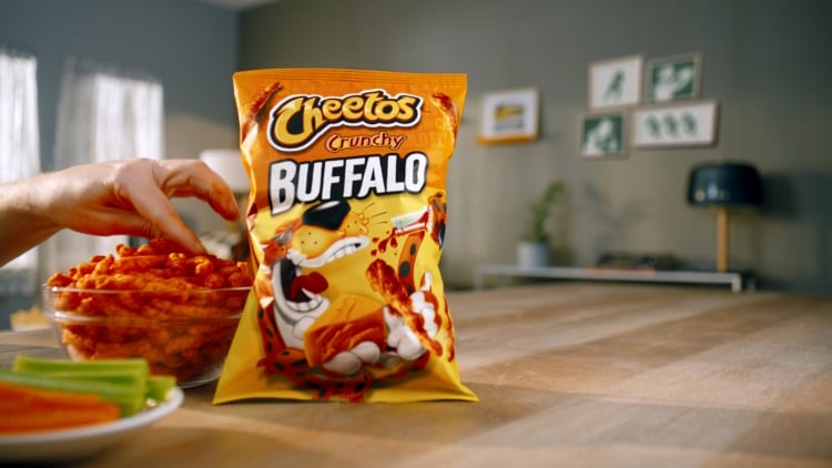Cheetos-Crunchy-Buffalo-2.jpg