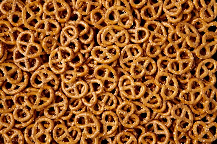 Hershey-knots-up-two-pretzel-majors-in-1.2bn-deal.jpg