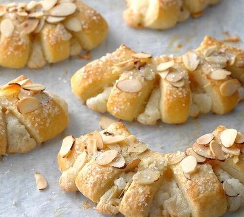 Almond-Bear-Claws_EXPS_BMZ17_17081_B10_28_1b-13.jpg
