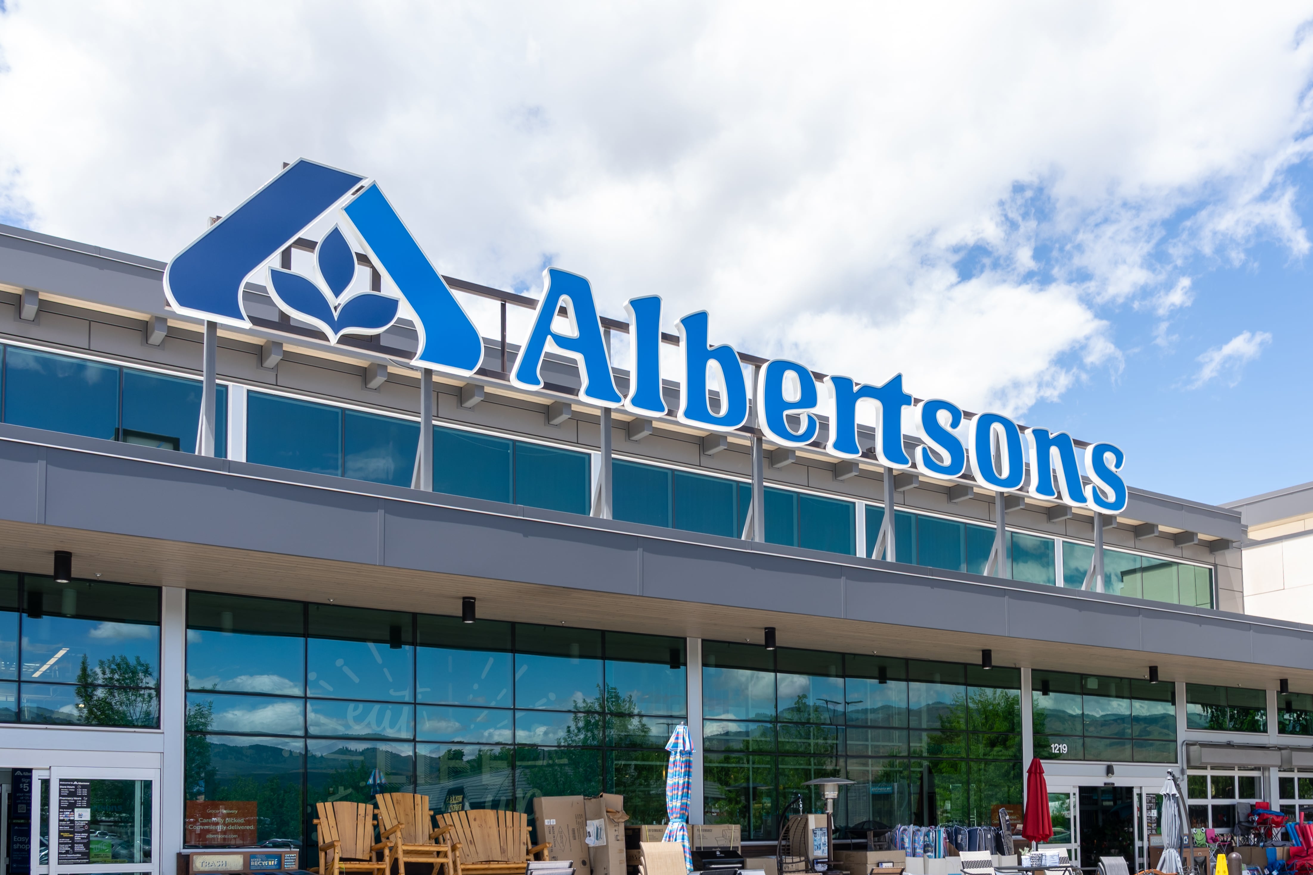 Albertsons continues to grow its pharmacy business in the wake of collapsing drugstore chains.