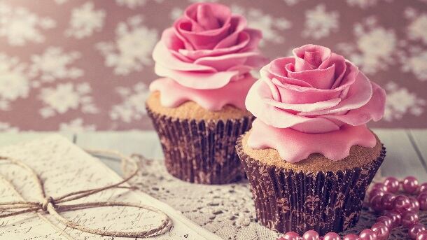 Real-Good-Food-cake-decorations-egal.jpg