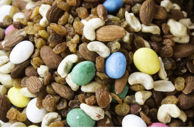 Snacking brands Kar’s Nuts and Sanders merge