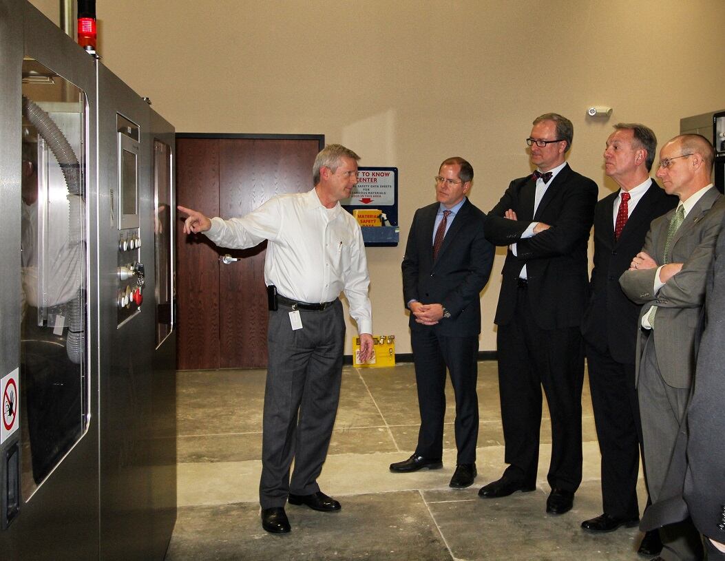 Avure-Tech_ErlangerKY_facility_Kevin-Kennedy-explains-HPP_30pct.jpg