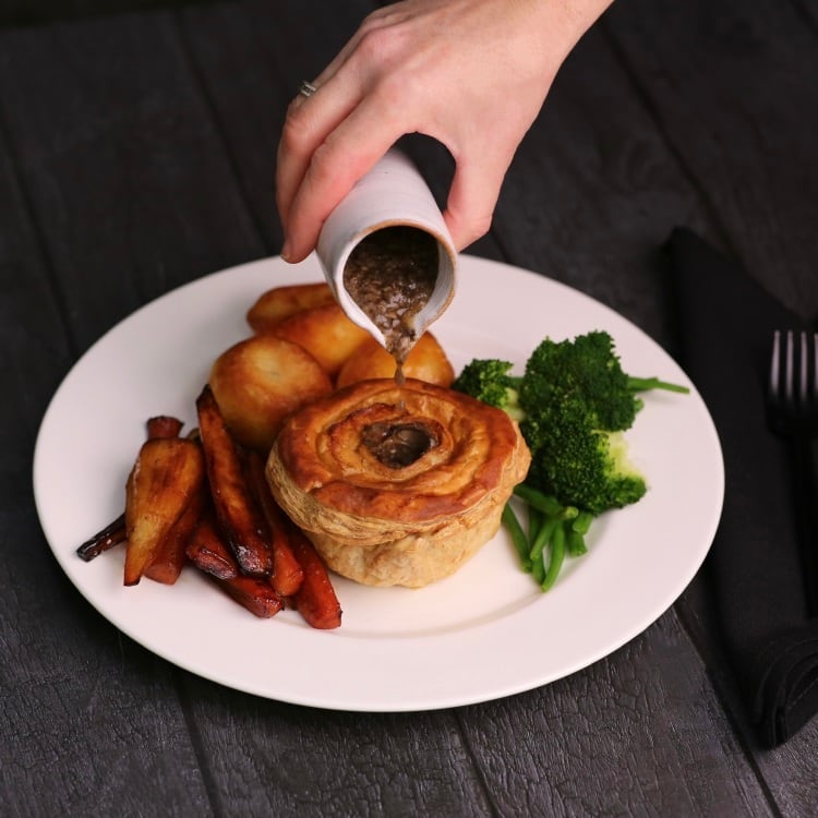 Noble-House-Prepared-Mushroom-Pie-Meal-single-pie6.jpg