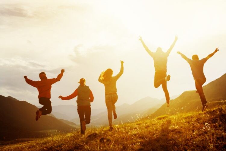 Getty-Images-happy-healthy-friends-molchanovdmitry.jpg