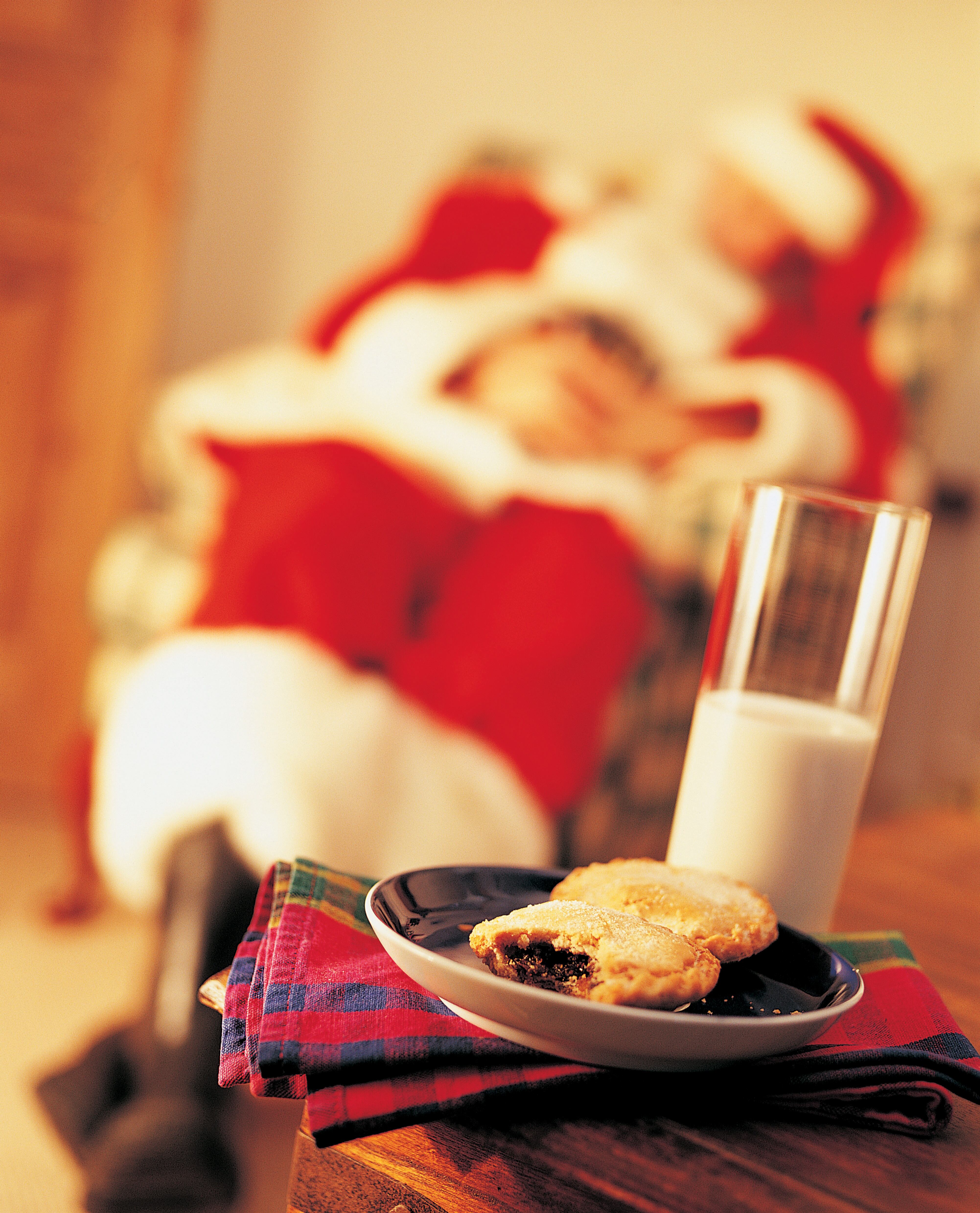Mince pie, milk and a sleeping Sant