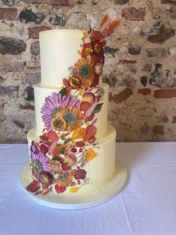 pressed-flower-wedding-cake.jpg