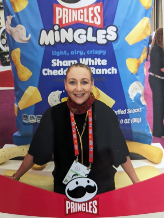 Gill-and-Mingles-Pringles.jpg