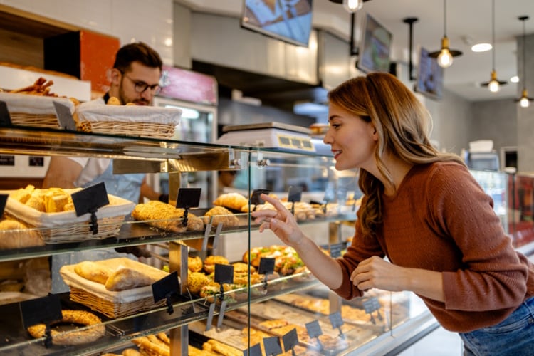 Bridor-Le-Macaron-and-Paris-Baguette-The-French-bakeries-winning-over-America.jpg