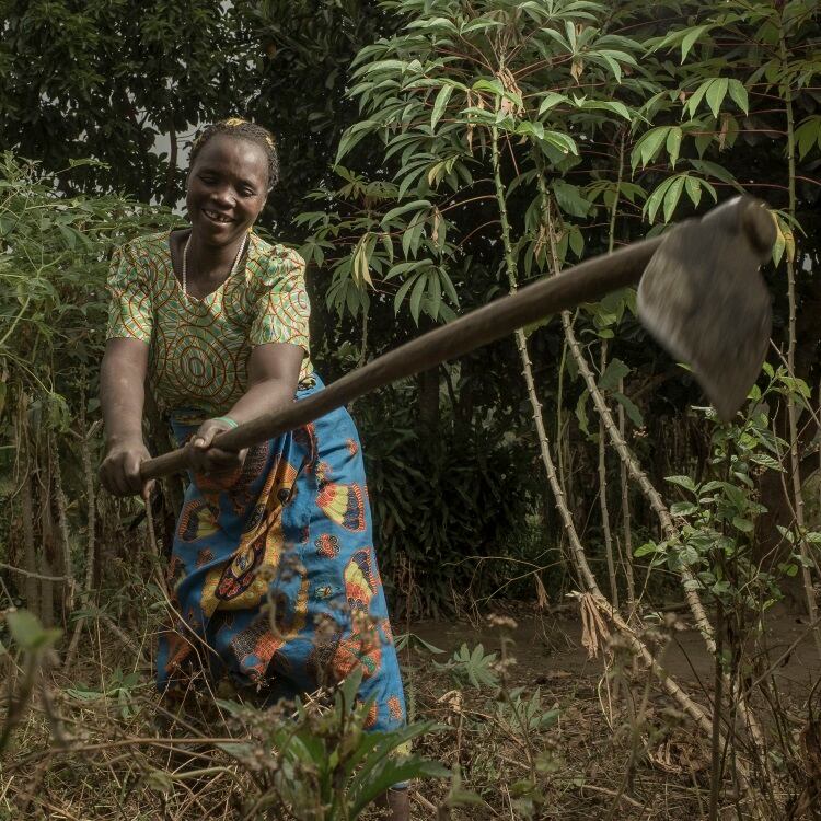 Mary-Twinomujunworks-in-the-field-in-the-Kyankunyule-Village-located-in-Uganda-s-most-undernourished-district-Photo-by-Josh-Estey-CARE.jpg