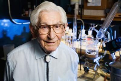 Dr-Fred-Kummerow-Photo-by-L.-Brian-Stauffer-U.-of-I.-News-Bureau.jpg