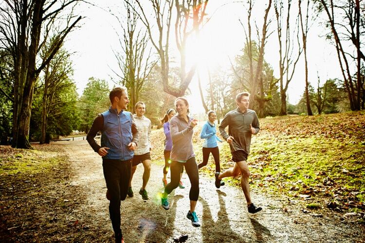 Natasha-Protein-People-running-together-Thomas-Barwick.jpg