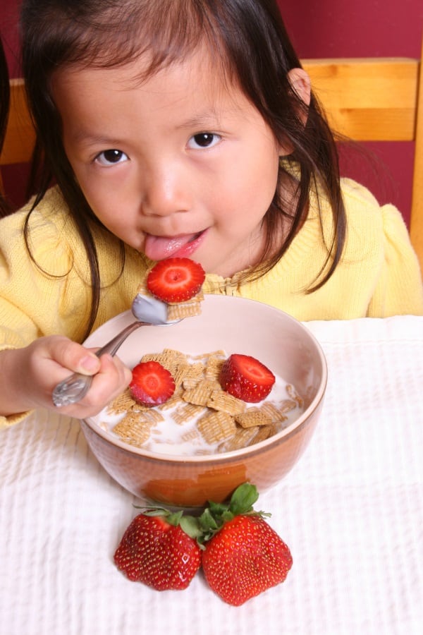 Chinese-girl-eating-cereal.-ktaylorg.jpg
