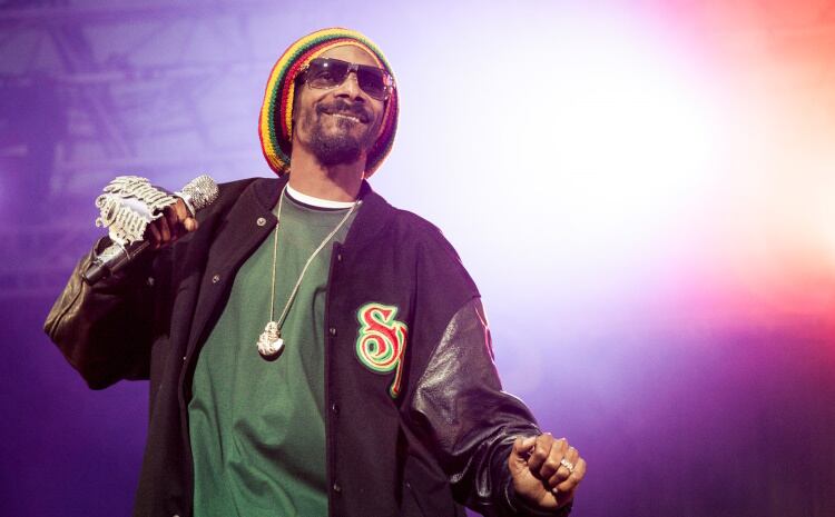 Snoop_Dogg_performing_at_Hovefestivalen_2012.jpg