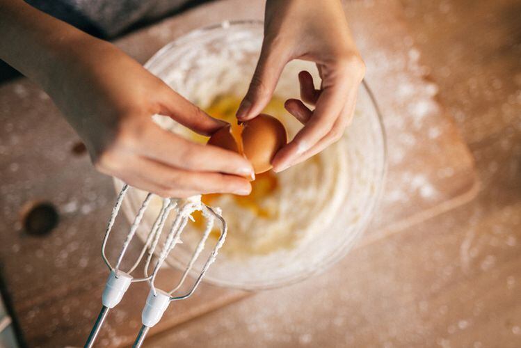 Baking-with-eggs-GettyImages-milan2099.jpg
