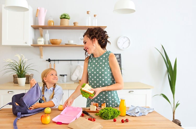 snack-children-petrenkod.jpg