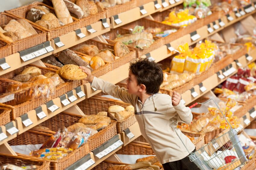 Consumer_shopping_instore_bakery.jpg