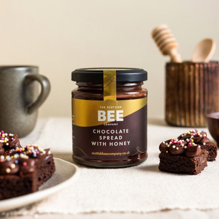thumbnail_Scottish-Bee-Company-Chocolate-Spread-Honey-Gift-002.jpg