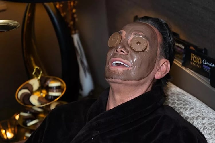 Fox’s Fabulous Chocolatey x Craig Revel Horwood