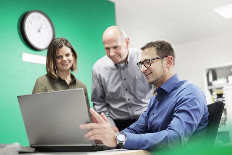 Syntegon demonstrates the benefits of digitalisation throughout machine lifecycle