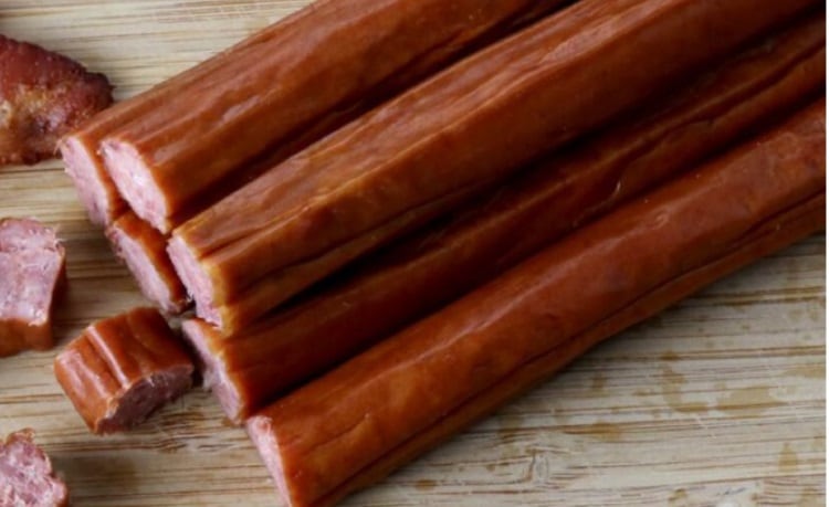 Wenzel's Farm attempts Guinness World Record for longest meat stick