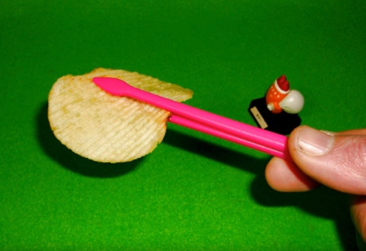 Calbee-Chip-Tongs.jpg