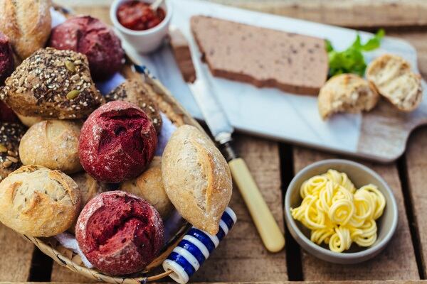Hi-res-Med-TSCFDR-Prem-Sourdough-Fine-Din-Roll-Selec-lscape.jpg