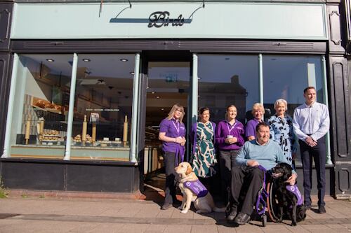 Geraldine Trowbridge, Lucy Eldred, Alex Broome, Glynis Myall, Lesley Bird and Glen Tim Bird with Andrew Miles, Rusti and Rolo.
