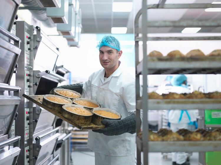 Baker-taking-cakes-out-the-oven-Monty-Rakusen.jpg