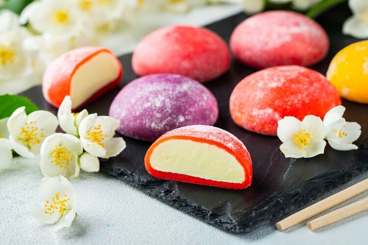 Which sweet trends are predicted to stick in 2021?