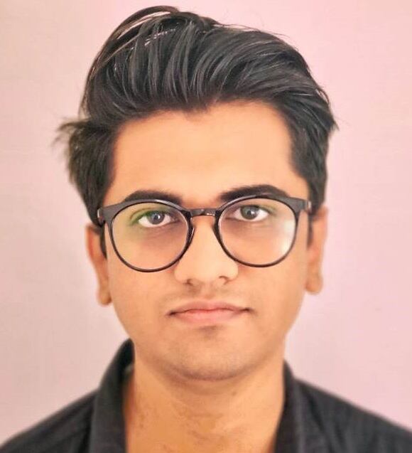 Headshot-Akshay-Kedari-002.jpg