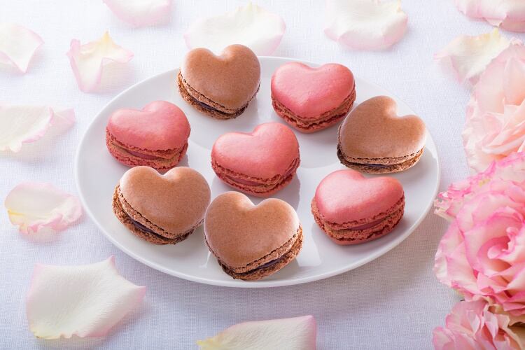 Pâtissier Tipiak’s heart-shaped macarons