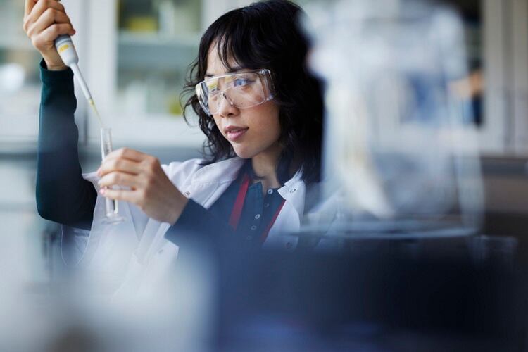 Scientist-Solskin.jpg