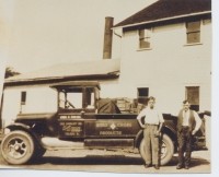 Old_Truck_with_Carl_and_Karl