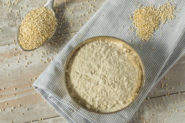 Quinoa seeds and flour bhofack2