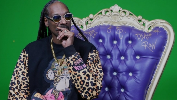 Snoop and throne