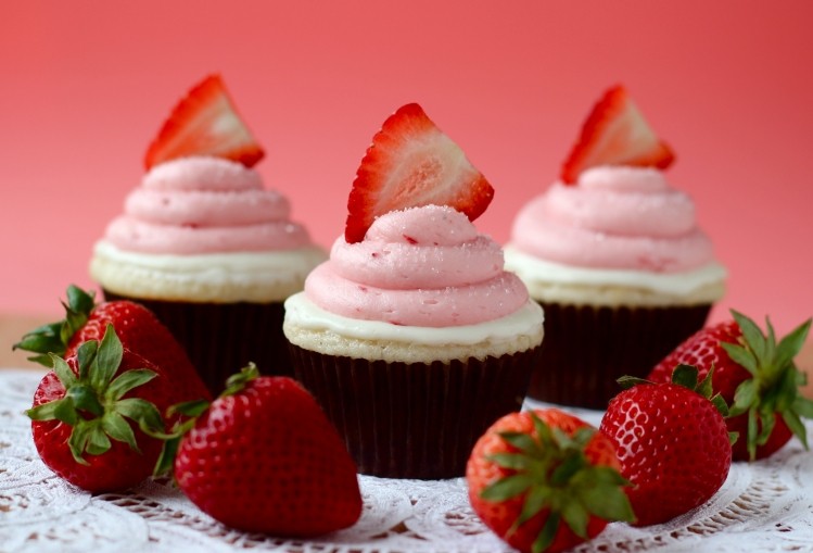 Fresh bakery is an art - think strawberries and bright-colored cupcakes, says Nielsen's bakery expert (Photo Credit: Your Cup of Cake)
