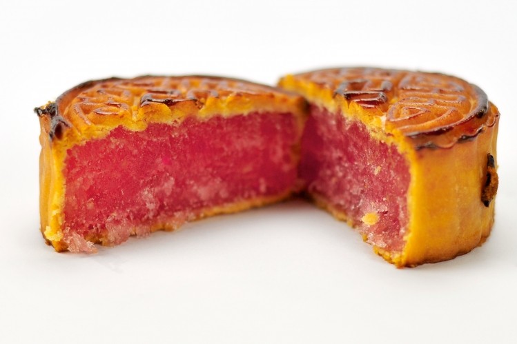 Mooncake manufacturers have now started to develop novel flavors, including blueberry and ice cream paste as well as low-fat, low-sugar varieties