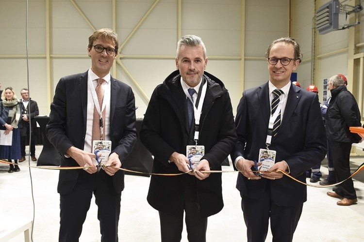 The ribbon cutting: Dr Stephan Meeder, Chief Financial Officer CropEnergies (left); Christophe Lacroix, Mayor of Wanze (middle); Christoph Boettger, Member of the Executive Board BENEO (right)