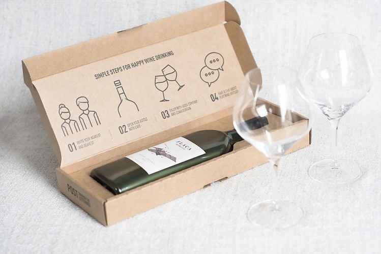 Flat Wine Bottle by Delivering Happiness. Photo: Dow.
