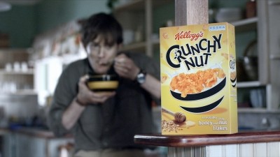 The Kellogg Company has launched an investigation into how a woman found a dead mouse in a box of its Crunchy Nut cereal 
