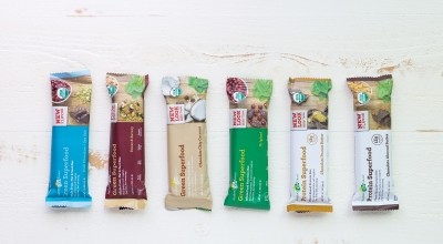 Amazing Grass' two 'superfood' bars contain alkalizing green, protein and fiber. 